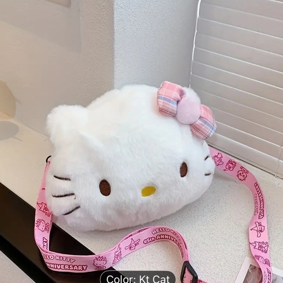 Sanrio (hello kitty) NWT crossbody bag - hand strap in bag - Picture 3 of 5